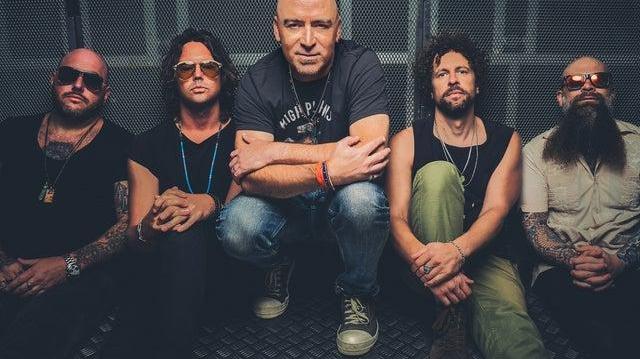 +LIVE+: Like A Rollin’ Thunder Tour